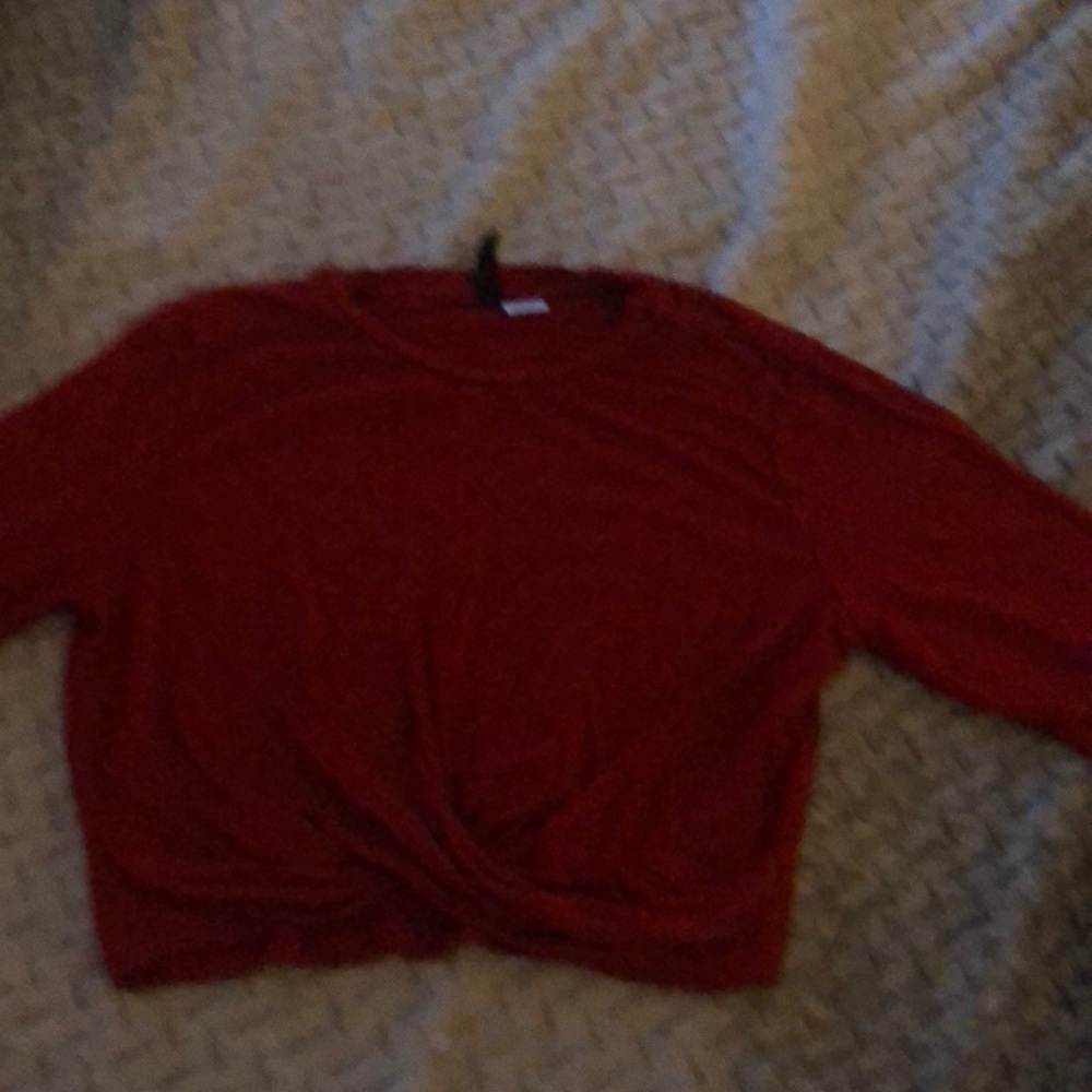 Red longsleeve tied shirt